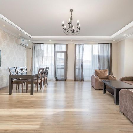 2 Bedrooms 2 Bathrooms Large And Lux Apartment Best Location Erywań Zewnętrze zdjęcie