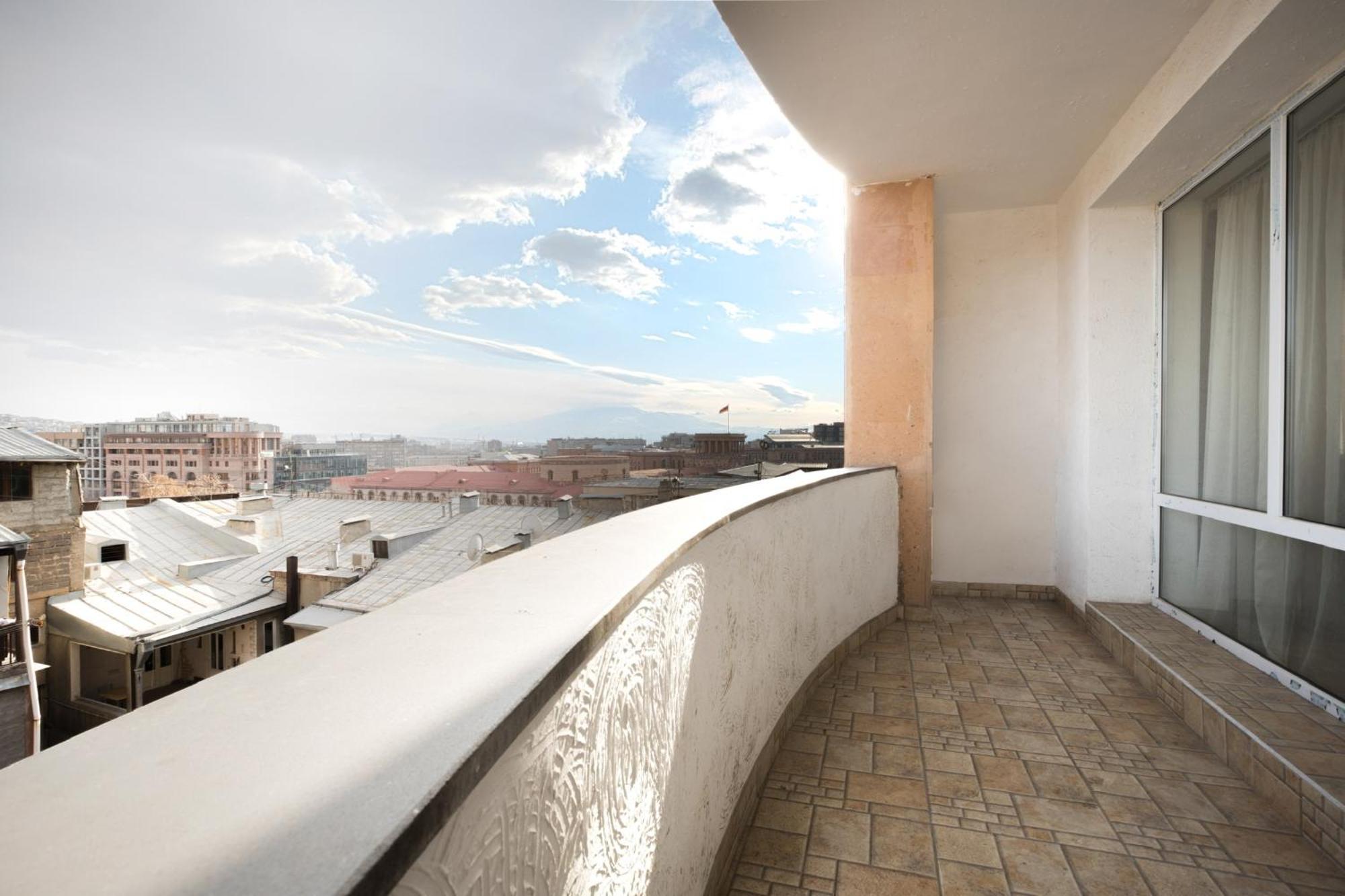 2 Bedrooms 2 Bathrooms Large And Lux Apartment Best Location Erywań Zewnętrze zdjęcie